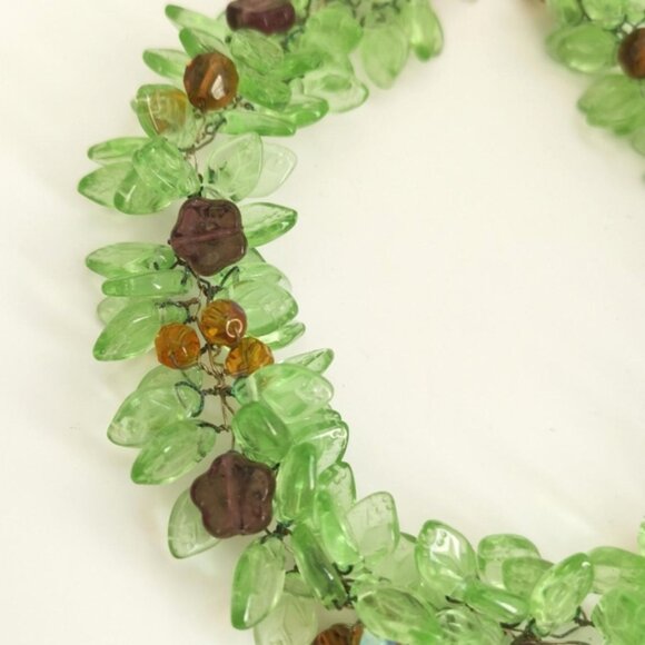 Vintage Mid Century Czech handmade glass bead flower and Green leaves necklace - Picture 3 of 7
